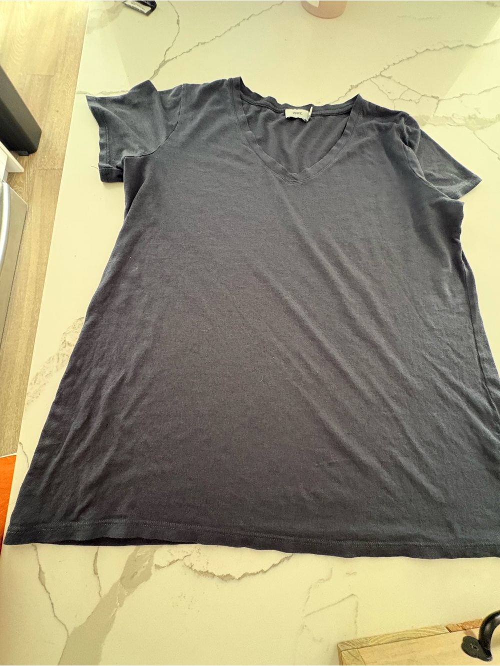 Vince Short Sleeve V-Neck Tee in Navy Blue
